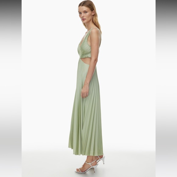 Aritzia showpiece satin dress - limited edition and sold out online - Picture 2 of 14